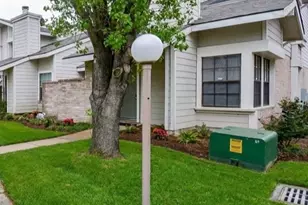 6217 Ludington Dr, Houston, TX 77035 - Photo 2
