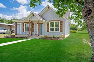1013 Cottonwood Bend Ln, Waller, TX 77484 - Photo 2