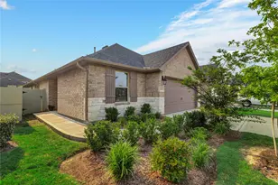 16891 Pink Wintergreen Dr, Conroe, TX 77385 - Photo 2