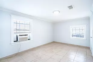 860 E 25th St, Houston, TX 77009 - Photo 12