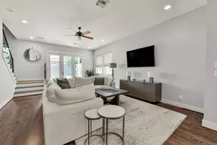 652 E 6th 1/2 St, Houston, TX 77007 - Photo 10