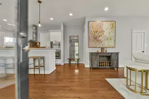 652 E 6th 1/2 St, Houston, TX 77007 - Photo 4