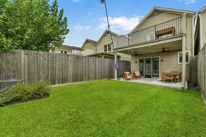 652 E 6th 1/2 Street, Houston, TX 77007 - Photo 1
