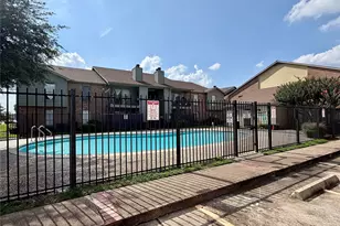 9350 Country Creek Dr, Houston, TX 77036 - Photo 34