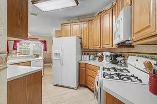 129 Lasso St, Angleton, TX 77515 - Photo 22