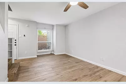 2110 Wilcrest Drive #105, Houston, TX 77042 - Photo 4