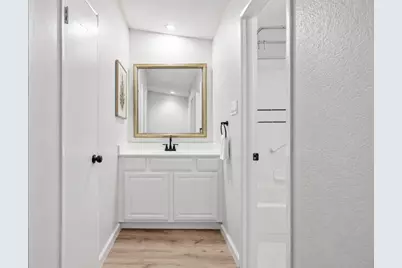 2110 Wilcrest Drive #105, Houston, TX 77042 - Photo 14