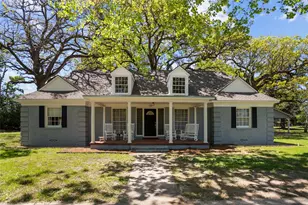 319 N Howard St, Grapeland, TX 75844 - Photo 1