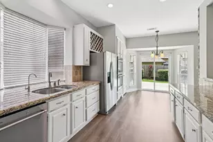 1322 W Forest Dr, Houston, TX 77043 - Photo 14