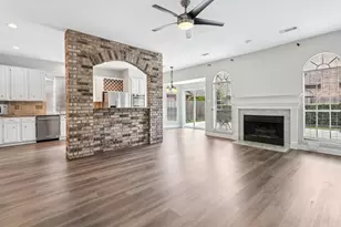 1322 W Forest Dr, Houston, TX 77043 - Photo 10