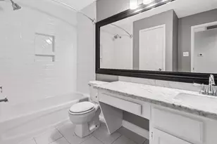 1322 W Forest Dr, Houston, TX 77043 - Photo 26