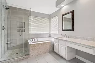 1322 W Forest Dr, Houston, TX 77043 - Photo 18
