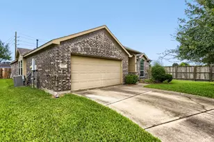 631 Honeysuckle Vine Dr, Rosenberg, TX 77469 - Photo 4