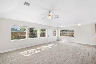 327 Windward Drive, League City, TX 77573 - Photo 4