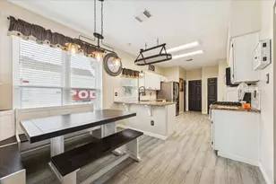 1802 Valero St, Friendswood, TX 77546 - Photo 4