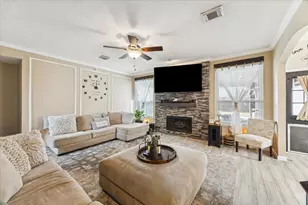 1802 Valero St, Friendswood, TX 77546 - Photo 6