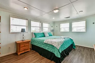 1041 N Monkhouse Dr, Crystal Beach, TX 77650 - Photo 20