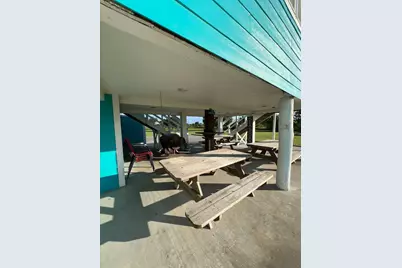 1041 N Monkhouse Drive, Crystal Beach, TX 77650 - Photo 34