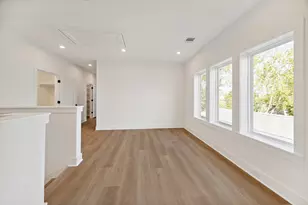 1203 E 27th St, Houston, TX 77009 - Photo 8