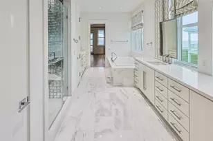 2425 E Seaside Dr, Galveston, TX 77550 - Photo 22