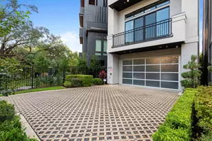205 Portland St, Houston, TX 77006 - Photo 2