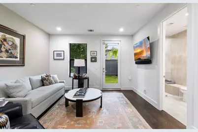 205 Portland Street, Houston, TX 77006 - Photo 10