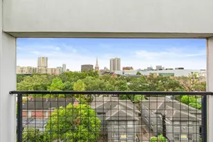 205 Portland St, Houston, TX 77006 - Photo 32