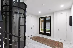 205 Portland St, Houston, TX 77006 - Photo 6