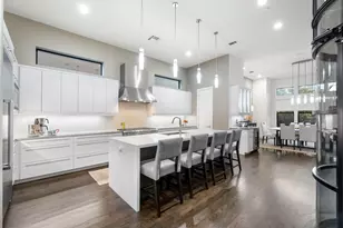 205 Portland St, Houston, TX 77006 - Photo 1