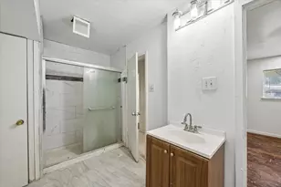 10910 Keese Dr, Houston, TX 77089 - Photo 4
