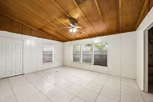 10910 Keese Dr, Houston, TX 77089 - Photo 18
