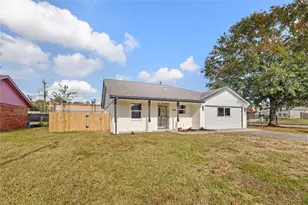 10027 Valley Sun Dr, Houston, TX 77078 - Photo 2