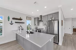 865 Kahla Dr, Crystal Beach, TX 77650 - Photo 12