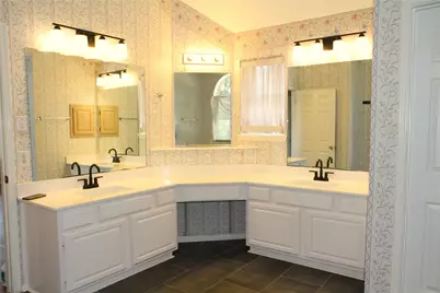 1235 Deer Ridge Drive, League City, TX 77573 - Photo 10