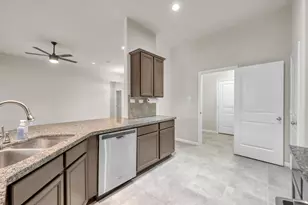 398 Rolling Hills Dr, Conroe, TX 77304 - Photo 16