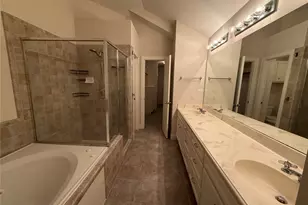 8715 Meadowcroft Dr, Houston, TX 77063 - Photo 10