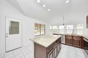 4922 E Laureldale Dr, Houston, TX 77041 - Photo 12