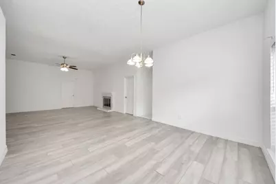 4922 E Laureldale Drive, Houston, TX 77041 - Photo 8