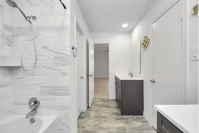 4922 E Laureldale Drive, Houston, TX 77041 - Photo 22
