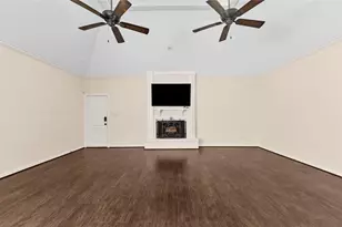 9621 Longmont Dr, Houston, TX 77063 - Photo 12