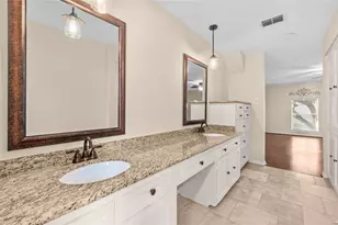 9621 Longmont Dr, Houston, TX 77063 - Photo 28