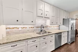 9621 Longmont Dr, Houston, TX 77063 - Photo 12