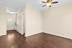 9621 Longmont Dr, Houston, TX 77063 - Photo 6