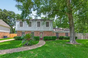 2239 Parkdale Dr, Houston, TX 77339 - Photo 4