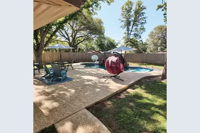 317 Harbert Street, Columbus, TX 78934 - Photo 1