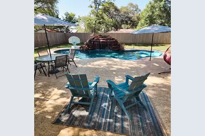 317 Harbert Street, Columbus, TX 78934 - Photo 2