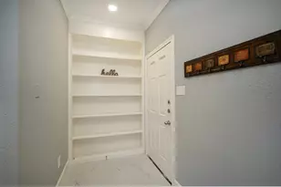 2255 Braeswood Park Dr, Houston, TX 77030 - Photo 4