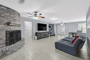 5343 Royal Pkwy, Friendswood, TX 77546 - Photo 2