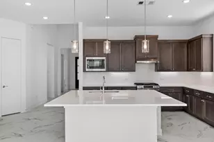 11919 Canal View Blvd, Mont Belvieu, TX 77523 - Photo 6