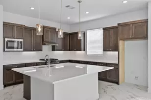 11919 Canal Vw Blvd, Mont Belvieu, TX 77523 - Photo 4